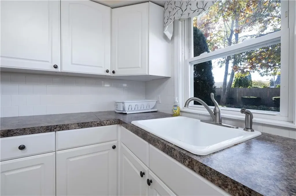 25 Honeysuckle Road Warwick RI 02888