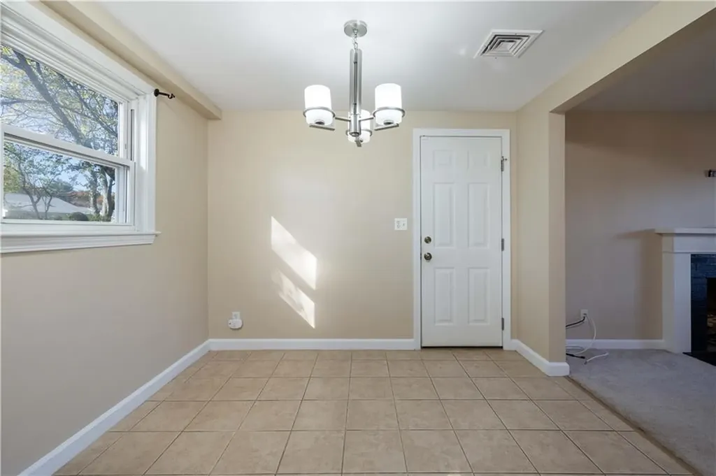 25 Honeysuckle Road Warwick RI 02888