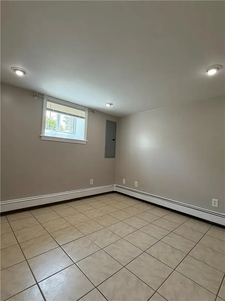 313 State Street Bristol RI 02809