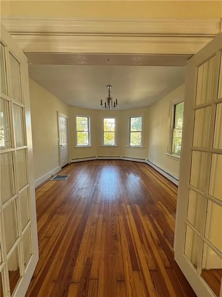 58 Roanoke Street Providence RI 02908