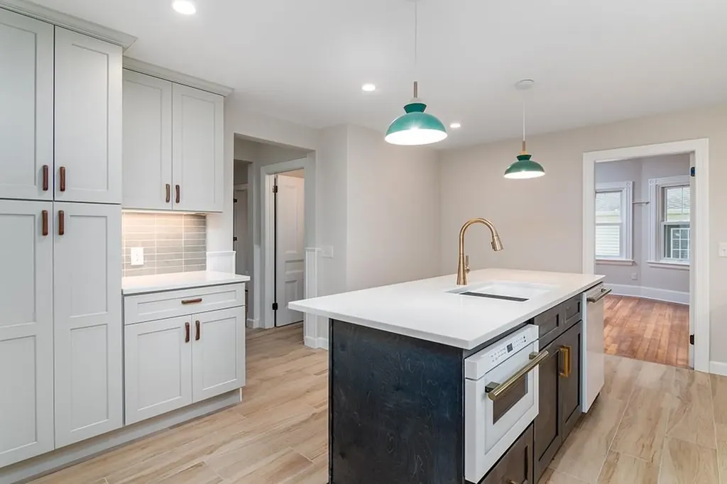 612 Warwick Neck Avenue Warwick RI 02889