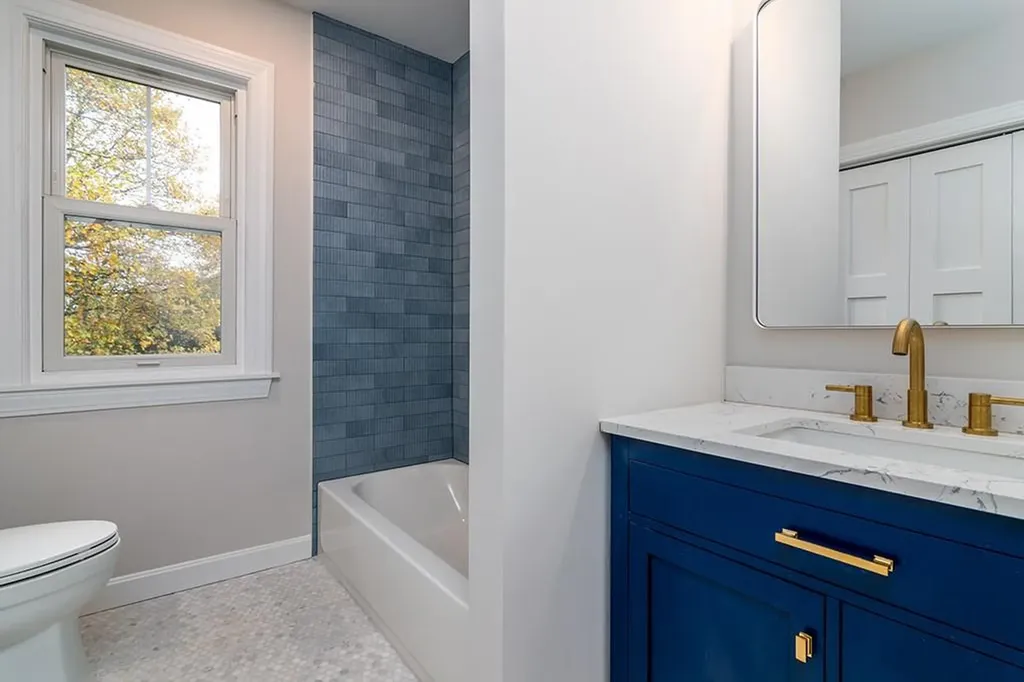 612 Warwick Neck Avenue Warwick RI 02889