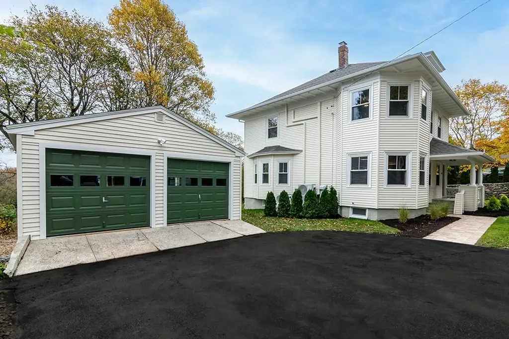 612 Warwick Neck Avenue Warwick RI 02889