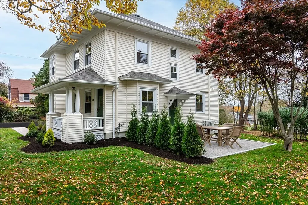 612 Warwick Neck Avenue Warwick RI 02889