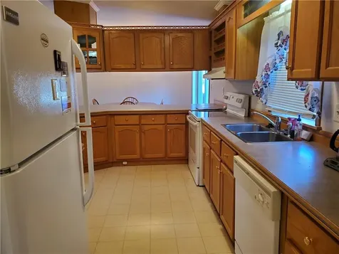 6 Giovanni Rose Court Coventry RI 02816