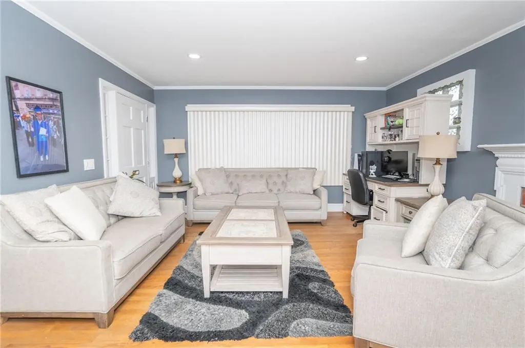 9 Farnum Avenue North Providence RI 02911