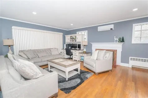 9 Farnum Avenue North Providence RI 02911