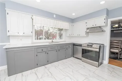 9 Farnum Avenue North Providence RI 02911