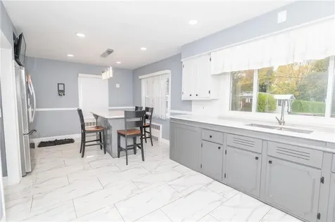 9 Farnum Avenue North Providence RI 02911