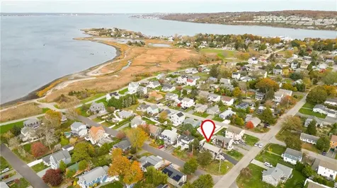 72 Rhode Island Boulevard Portsmouth RI 02871