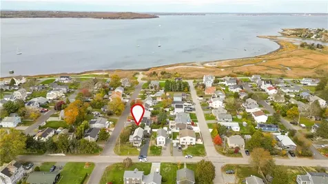 72 Rhode Island Boulevard Portsmouth RI 02871