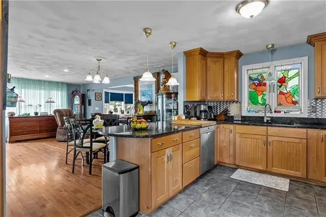 72 Rhode Island Boulevard Portsmouth RI 02871