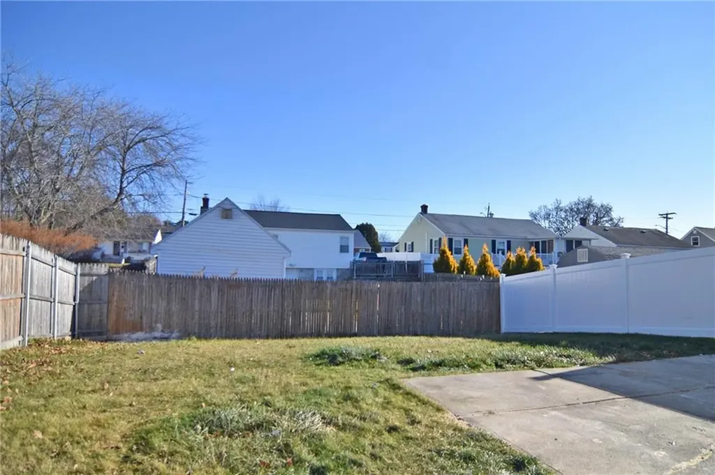 8 Coleman Street North Providence RI 02904