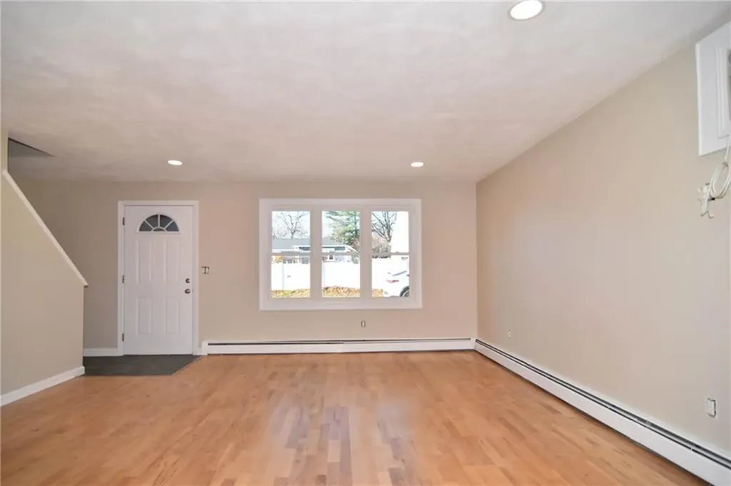 8 Coleman Street North Providence RI 02904