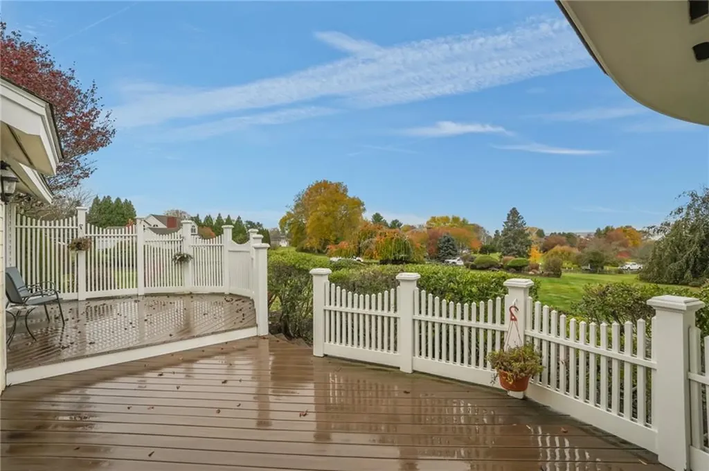 68 Riverscape Lane Tiverton RI 02878
