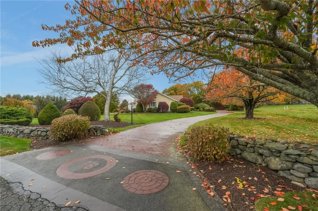 68 Riverscape Lane Tiverton RI 02878