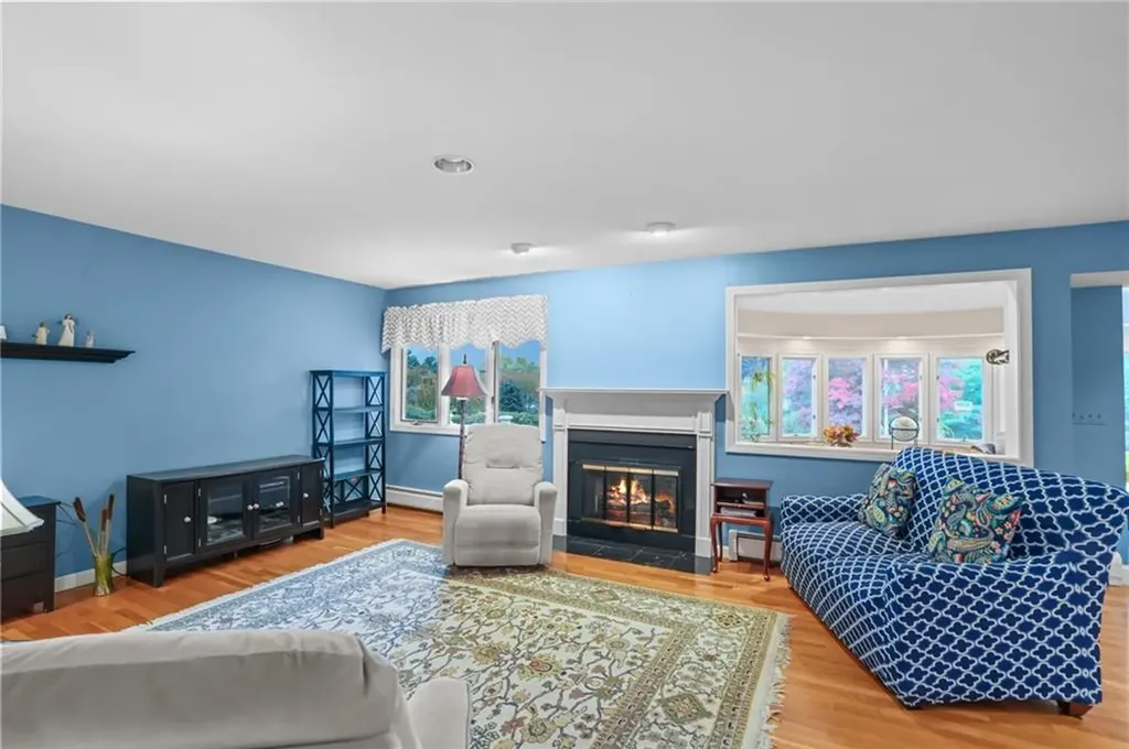 68 Riverscape Lane Tiverton RI 02878