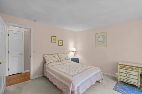 68 Riverscape Lane Tiverton RI 02878