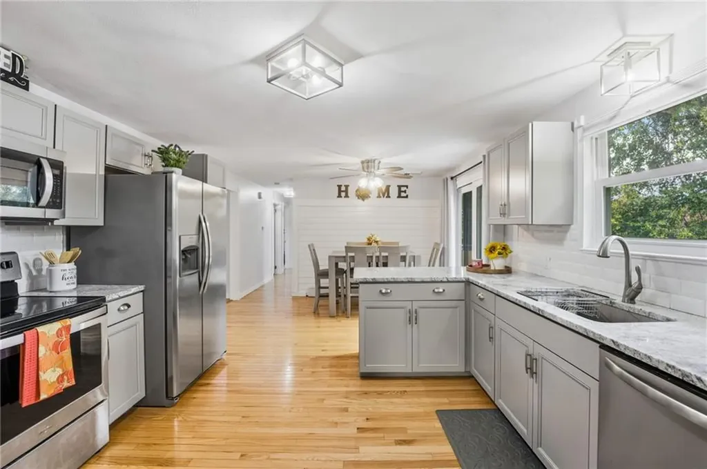 52 Glen Drive West Warwick RI 02893