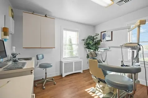 74 Valley Road Middletown RI 02842