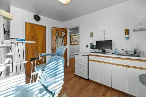 74 Valley Road Middletown RI 02842