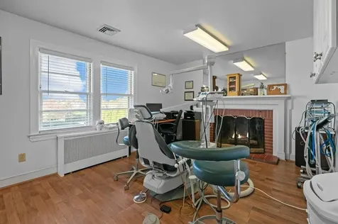 74 Valley Road Middletown RI 02842