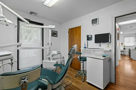 74 Valley Road Middletown RI 02842