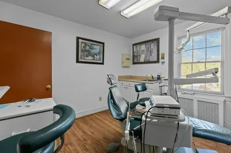 74 Valley Road Middletown RI 02842