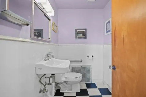 74 Valley Road Middletown RI 02842