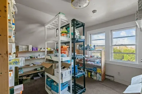 74 Valley Road Middletown RI 02842