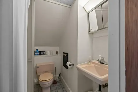 74 Valley Road Middletown RI 02842