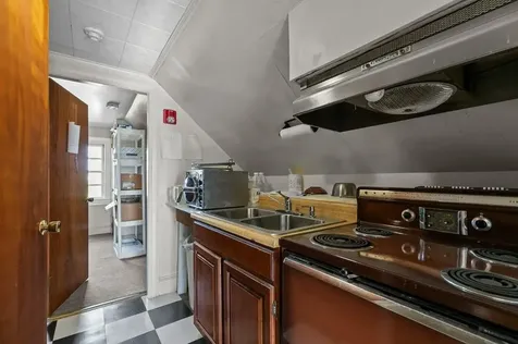 74 Valley Road Middletown RI 02842