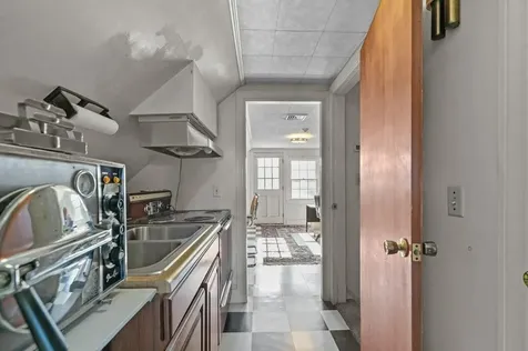 74 Valley Road Middletown RI 02842