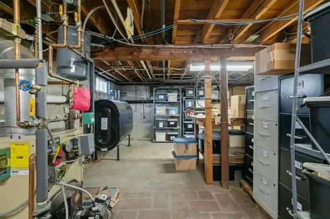 74 Valley Road Middletown RI 02842