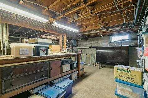 74 Valley Road Middletown RI 02842