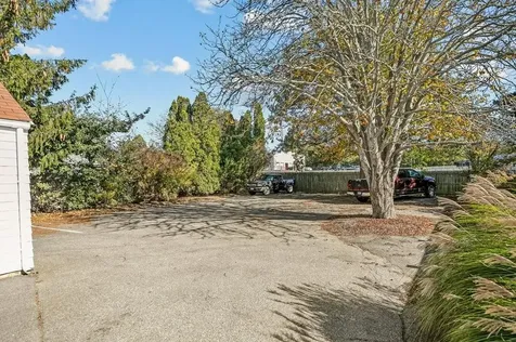 74 Valley Road Middletown RI 02842