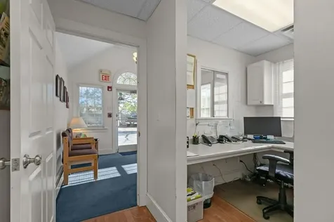 74 Valley Road Middletown RI 02842