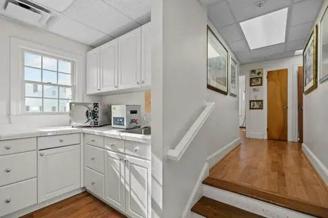 74 Valley Road Middletown RI 02842