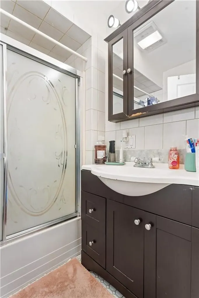 51 Seventh Street East Providence RI 02914