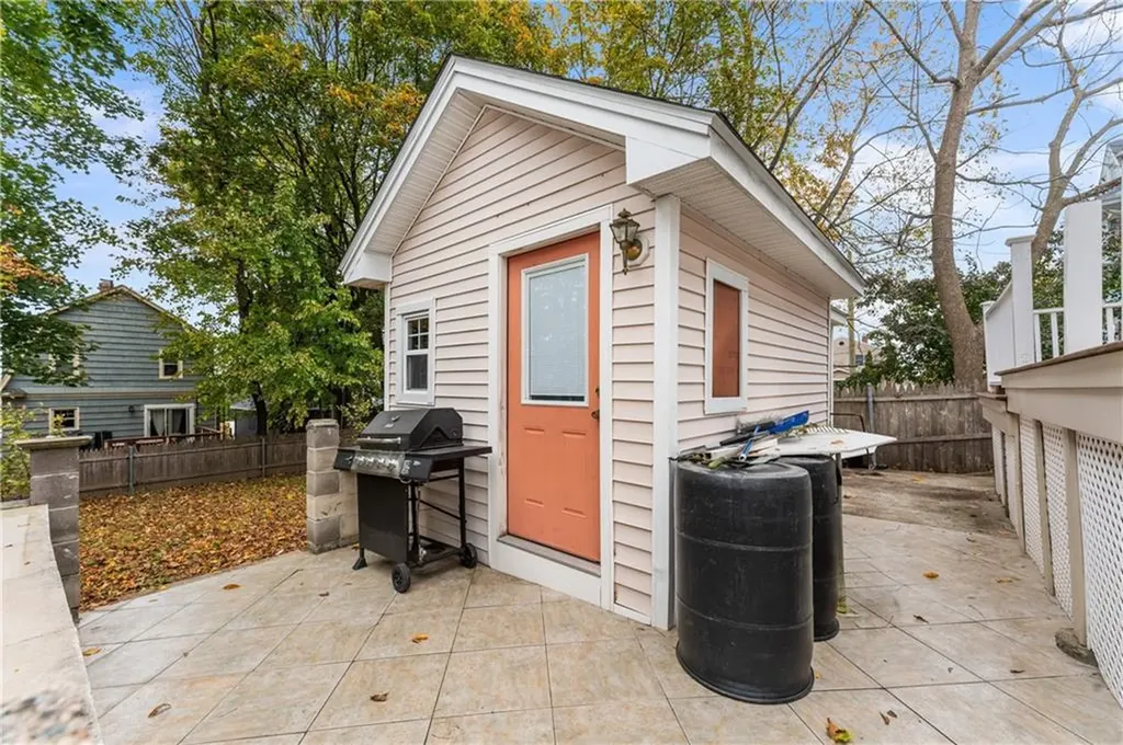 51 Seventh Street East Providence RI 02914