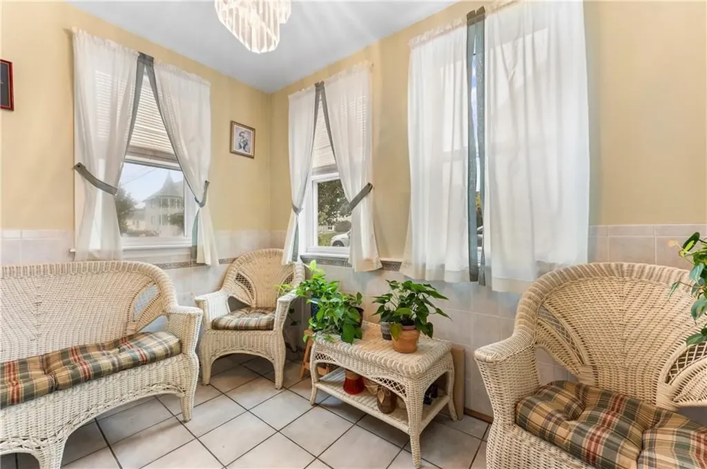 51 Seventh Street East Providence RI 02914