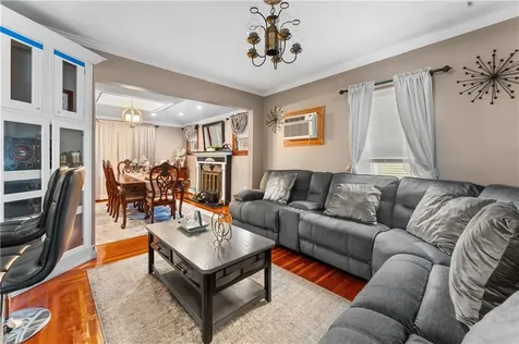 51 Seventh Street East Providence RI 02914