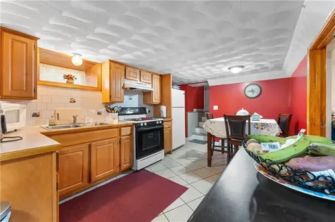 51 Seventh Street East Providence RI 02914