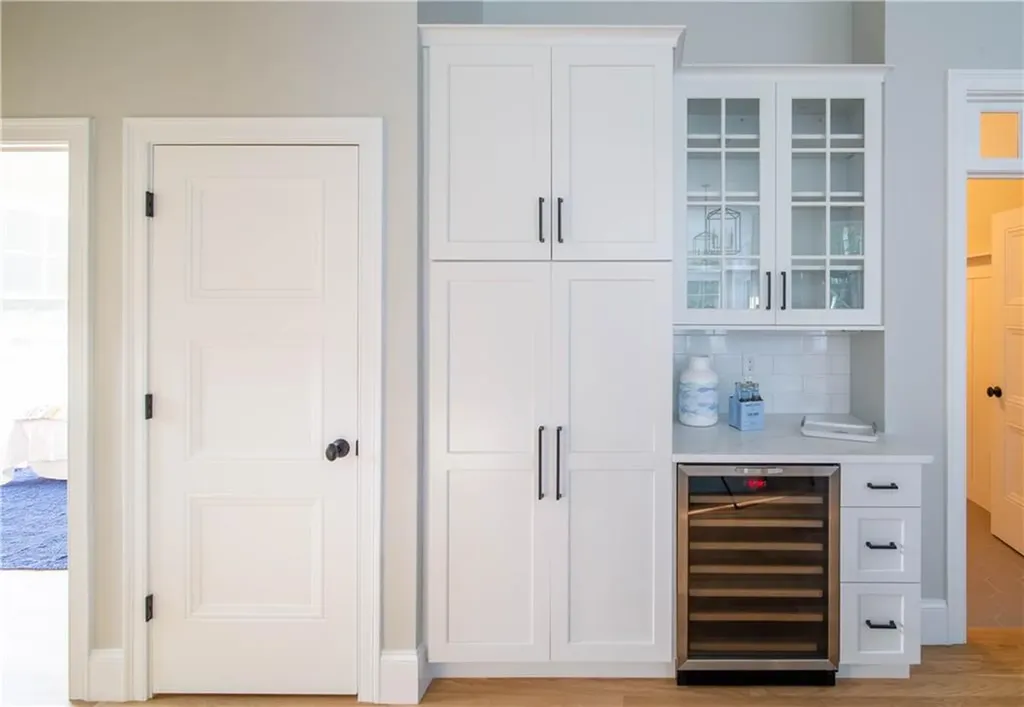 01 Paula Lane Cranston RI 02921