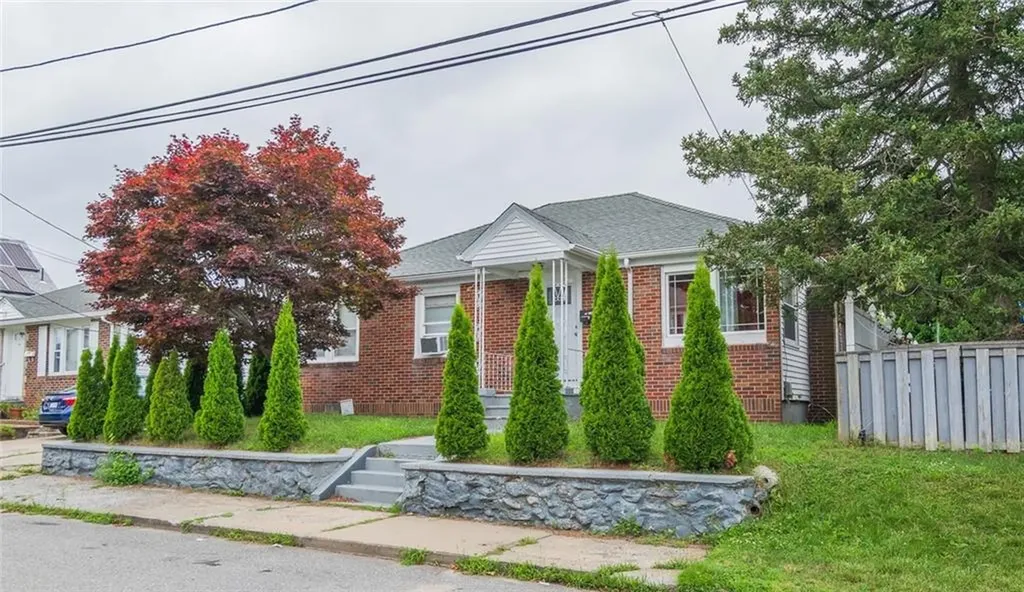 95 Elwyn Street Cranston RI 02920