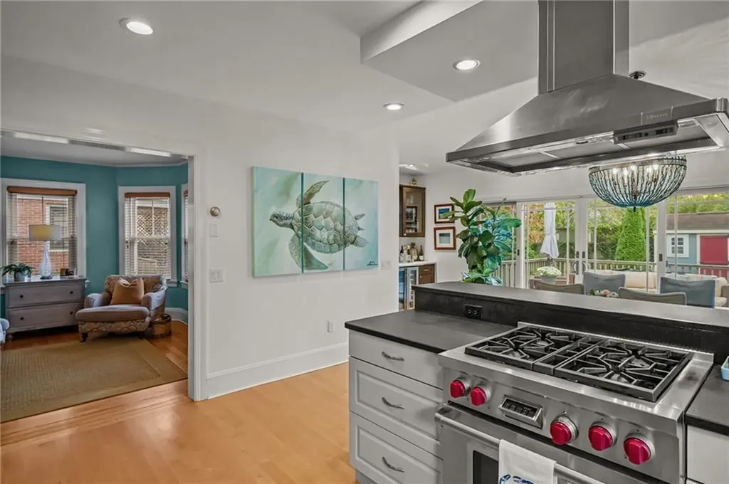 98 Columbia Avenue Cranston RI 02905