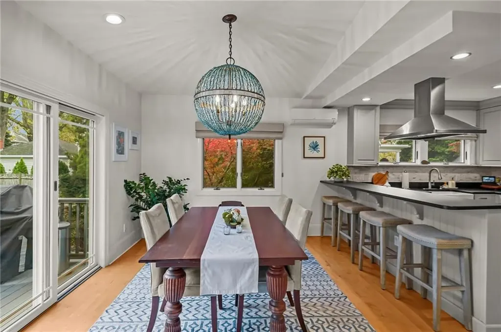 98 Columbia Avenue Cranston RI 02905