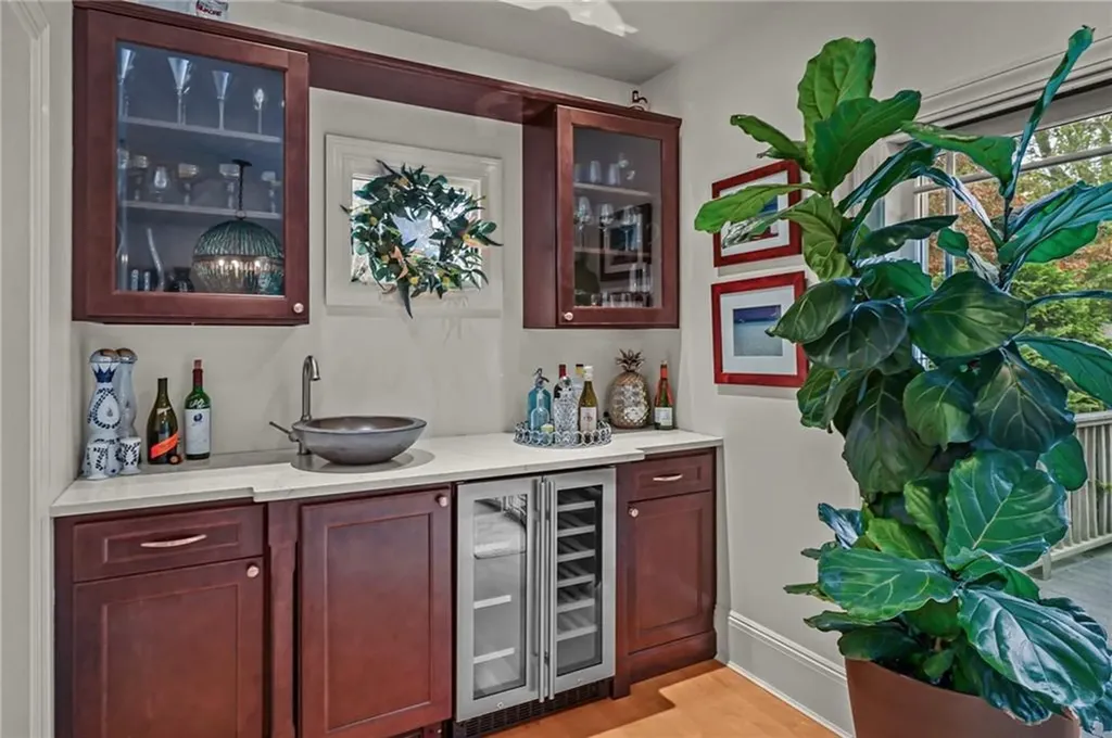 98 Columbia Avenue Cranston RI 02905