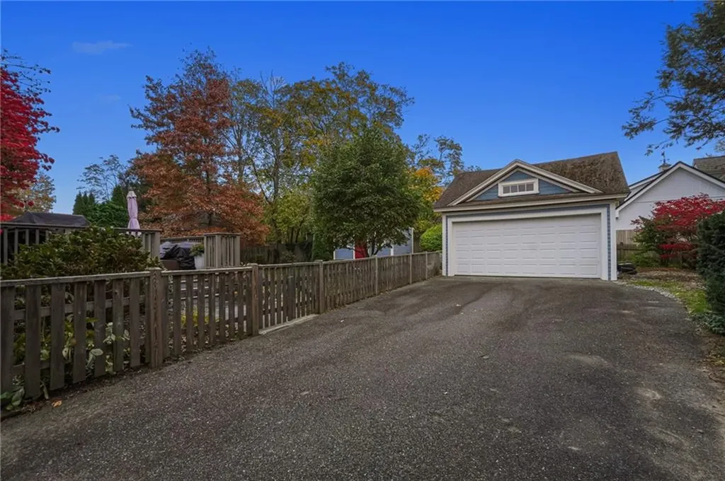 98 Columbia Avenue Cranston RI 02905