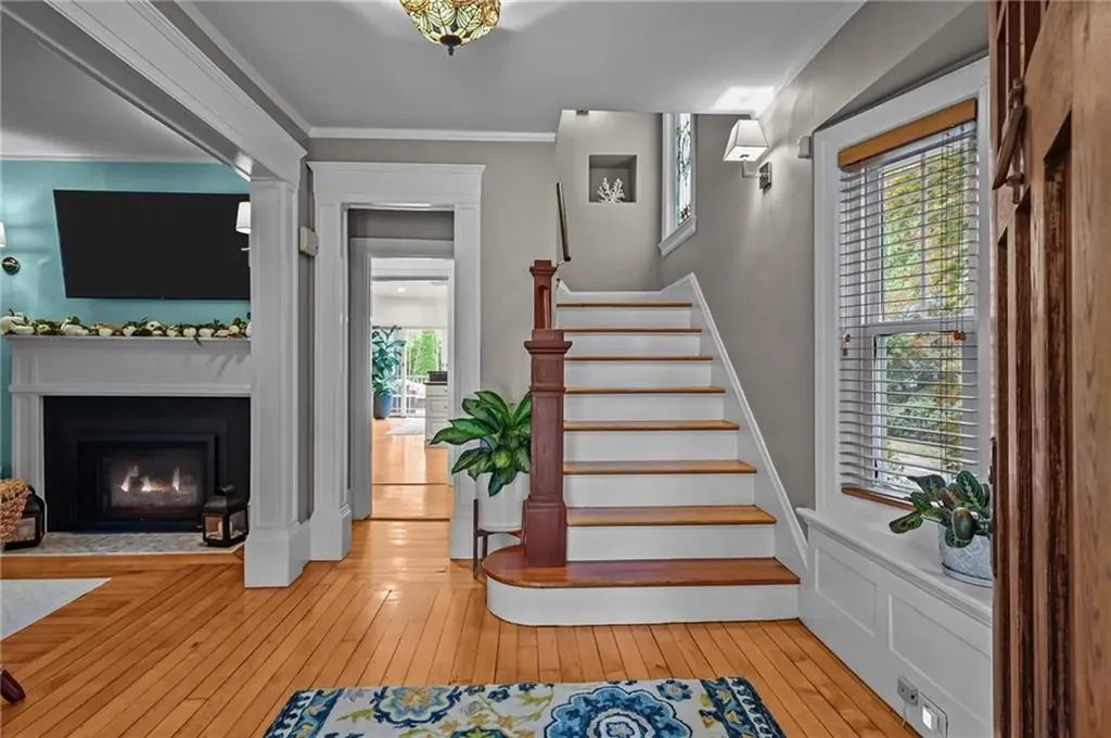 98 Columbia Avenue Cranston RI 02905